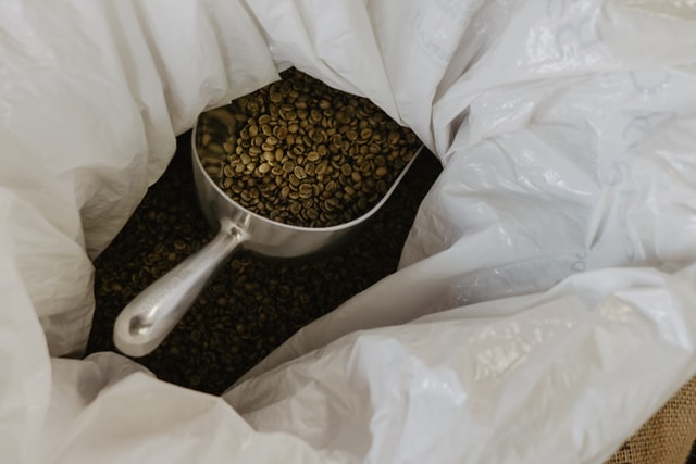 コーヒーの焙煎方法!自家焙煎のやり方やコツを紹介