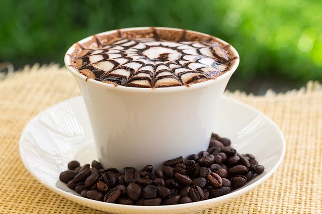 カフェモカのモコモコホイップの飲み方とは？正しい＆美味しい飲み方をご紹介！